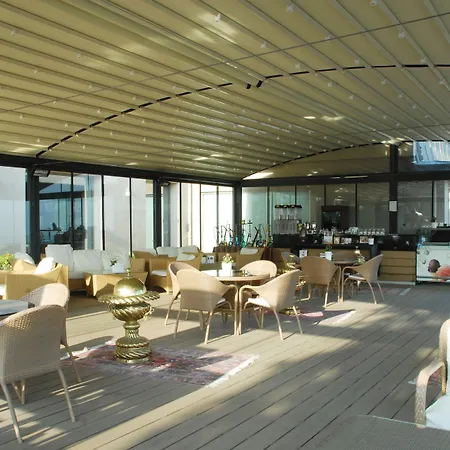 Celik Convention Center & Thermal 호텔